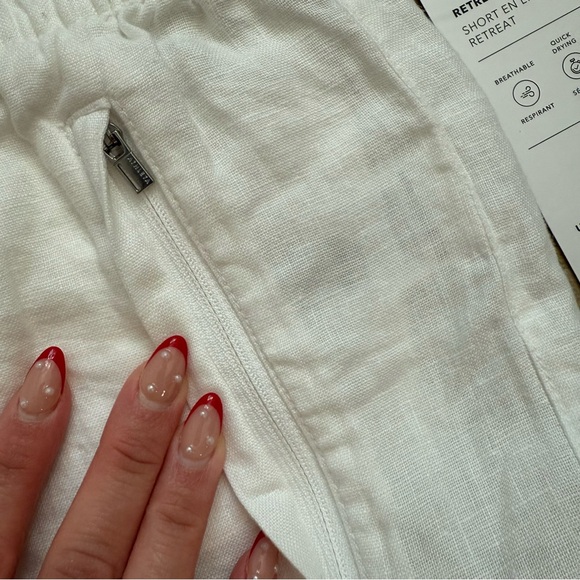 Athleta Retreat Linen Mid Rise 4" Short - Picture 4 of 6
